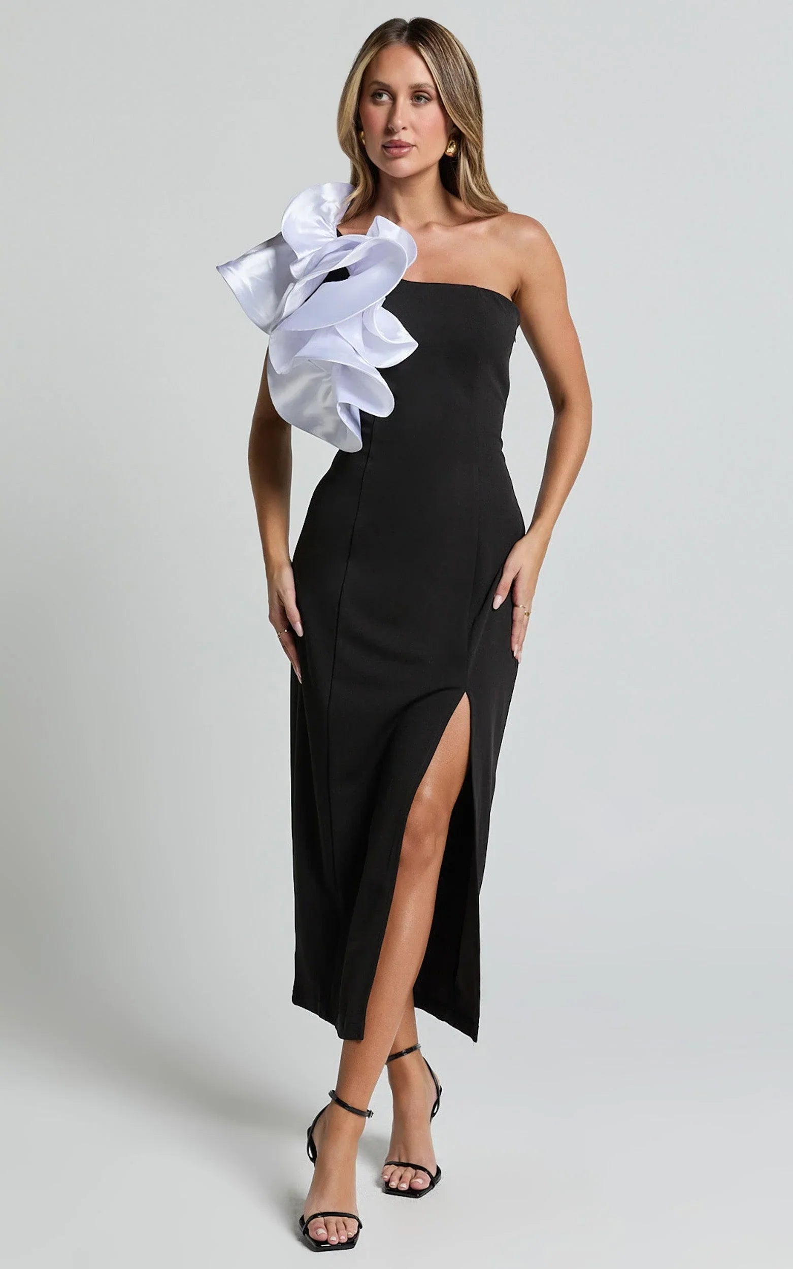 Fergie Midi Dress - Strapless 3D Floral Thigh Split Dress in Black and White